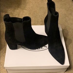 NIB Steve Madden Subtle booties